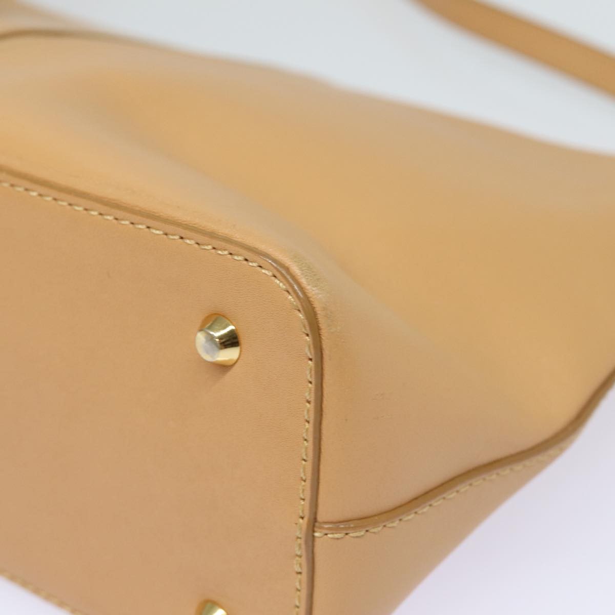 Burberry Vintage Leather Beige Leather Shoulder Bag Bag (Pre-Owned)