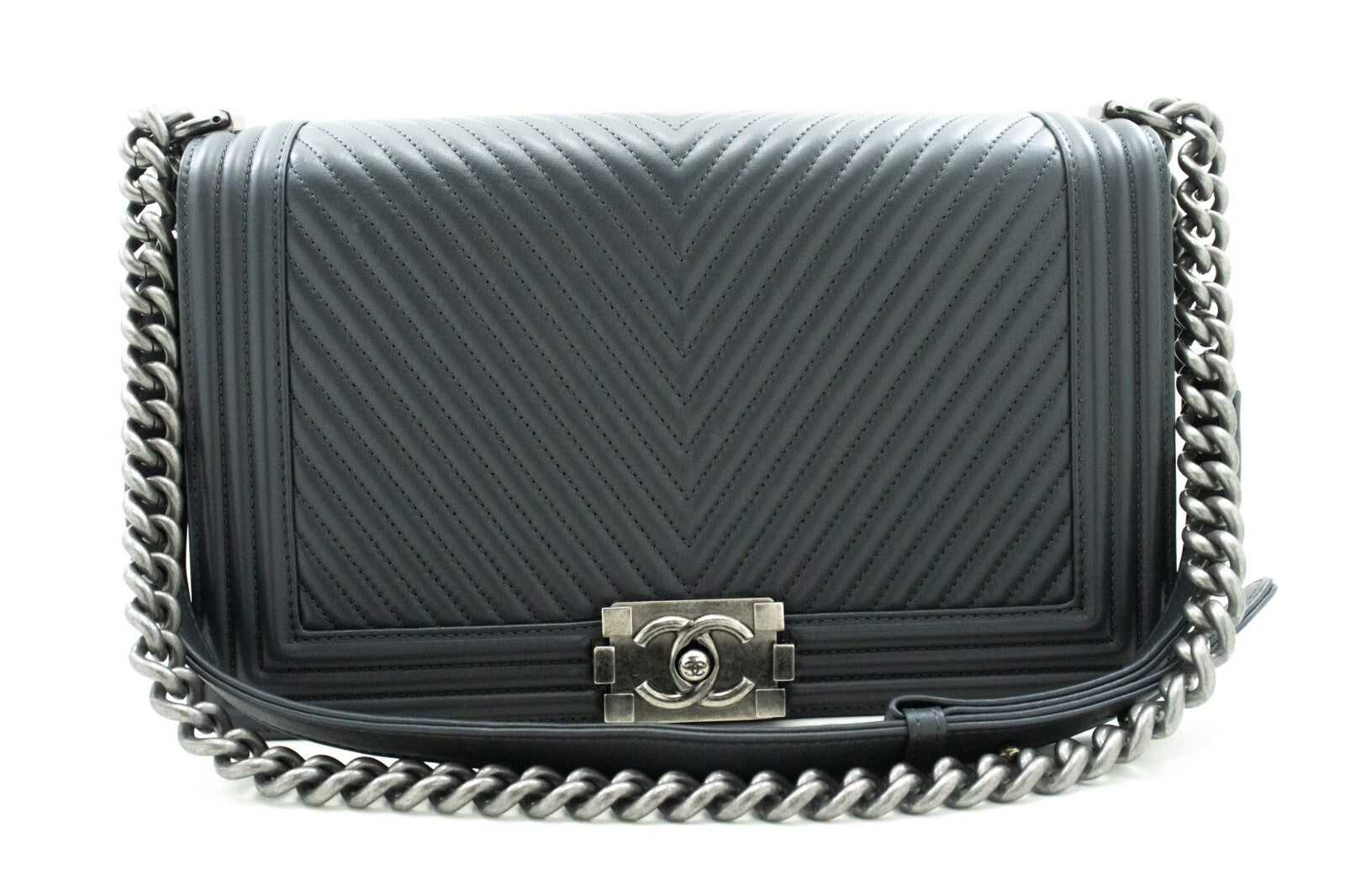 Chanel Boy Flap Chevron Calfskin Gray Calfskin Shoulder Bag Bag (Pre-Owned)