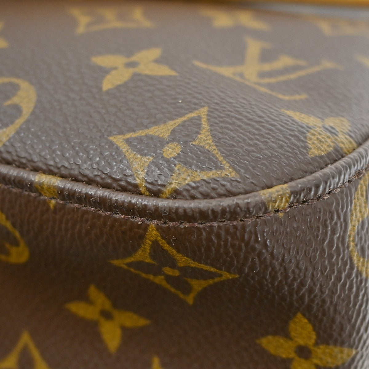 Louis Vuitton Looping Monogram Canvas Brown Canvas Handbag (Pre-Owned)