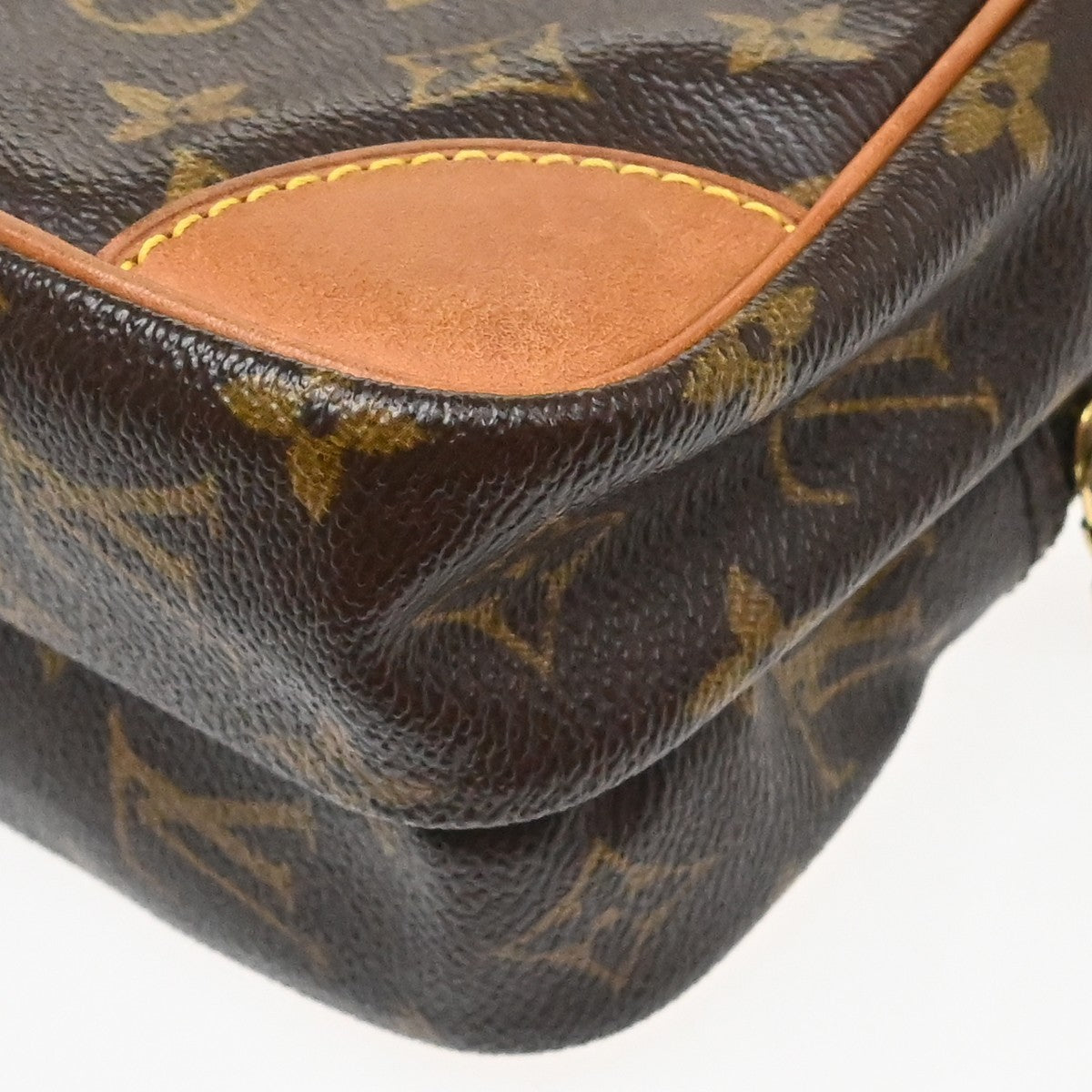 Louis Vuitton Amazone Monogram Canvas Brown Canvas Shoulder Bag Bag (Pre-Owned)