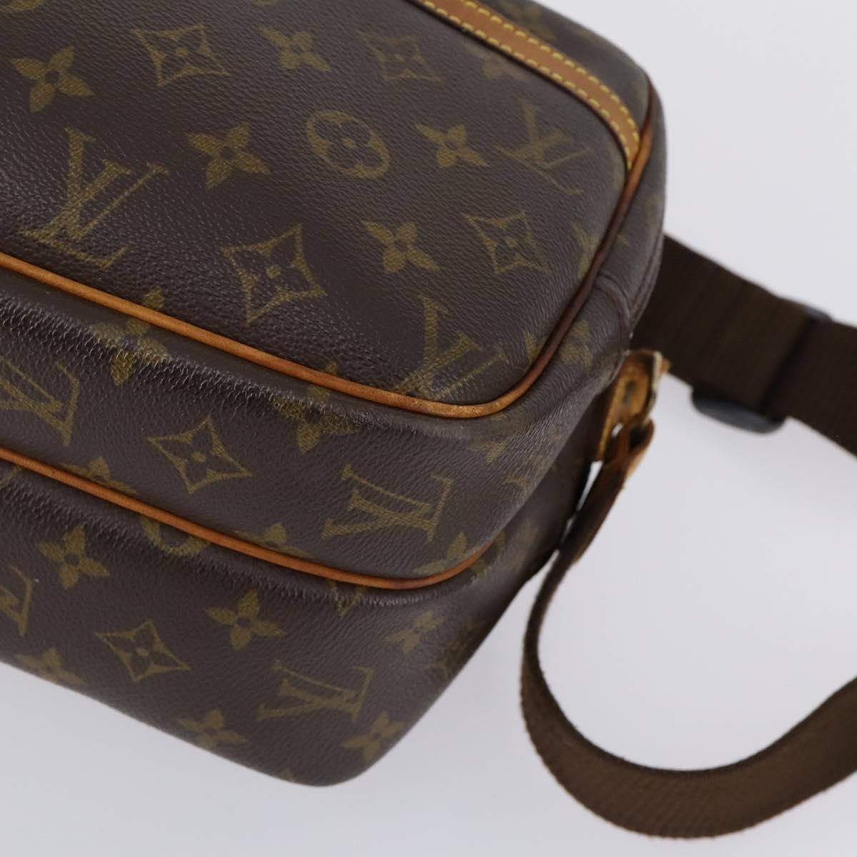 Louis Vuitton Reporter Monogram Canvas Brown Canvas Shoulder Bag Bag (Pre-Owned)