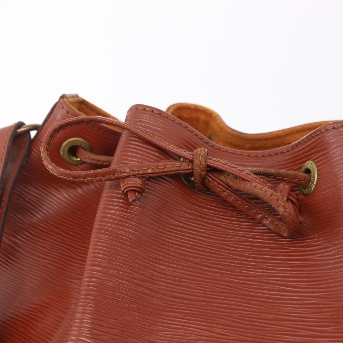 Louis Vuitton Petit Noe Epi Leather Brown Leather Handbag (Pre-Owned)