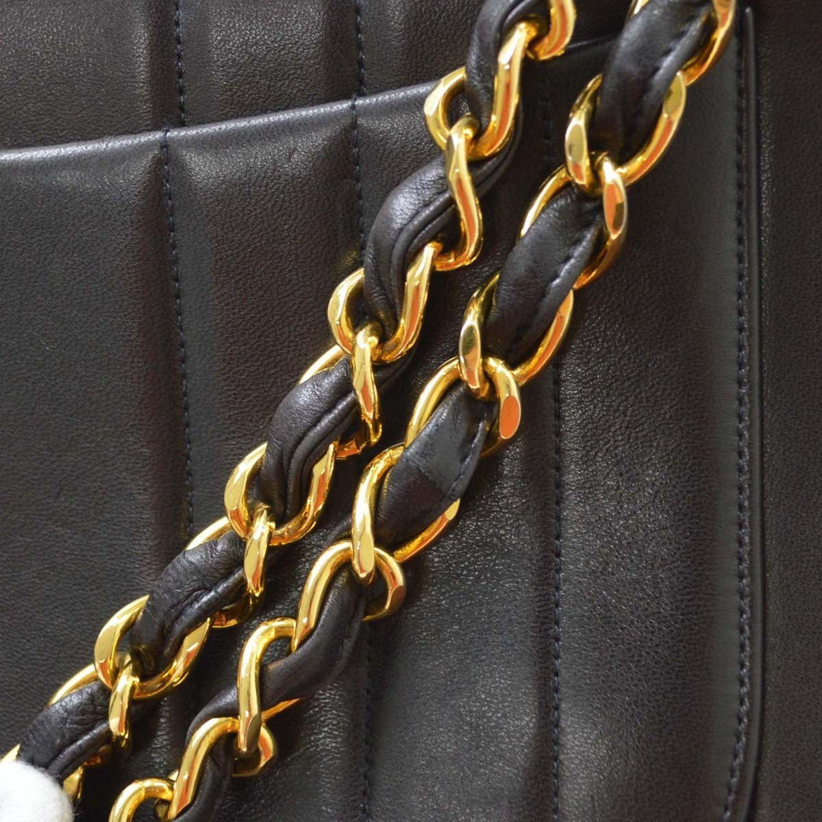 Chanel Vintage Mademoiselle Flap Lambskin Black Leather Handbag (Pre-Owned)