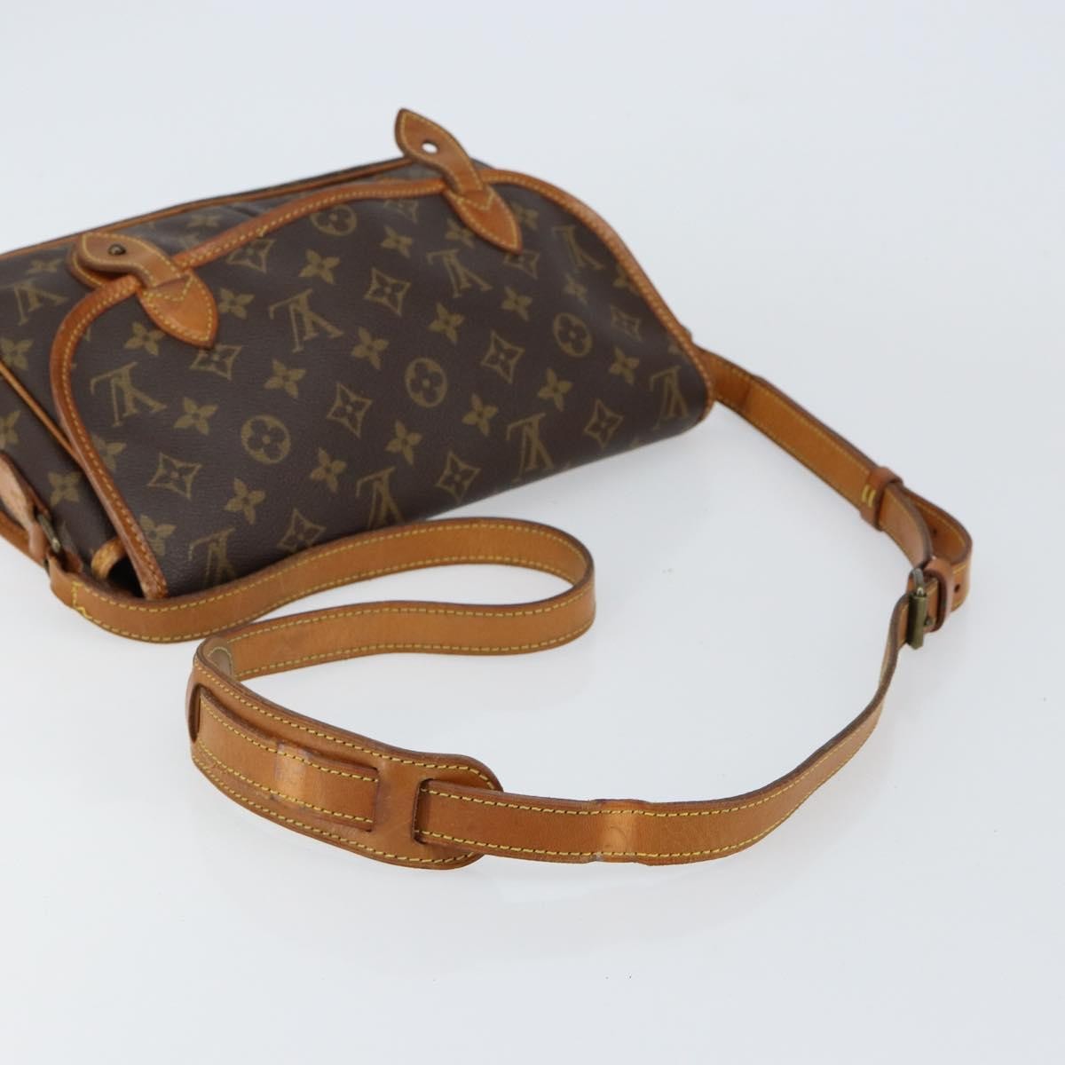 Louis Vuitton Sac Gibeciere Messenger Monogram Canvas Brown Canvas Shoulder Bag Bag (Pre-Owned)