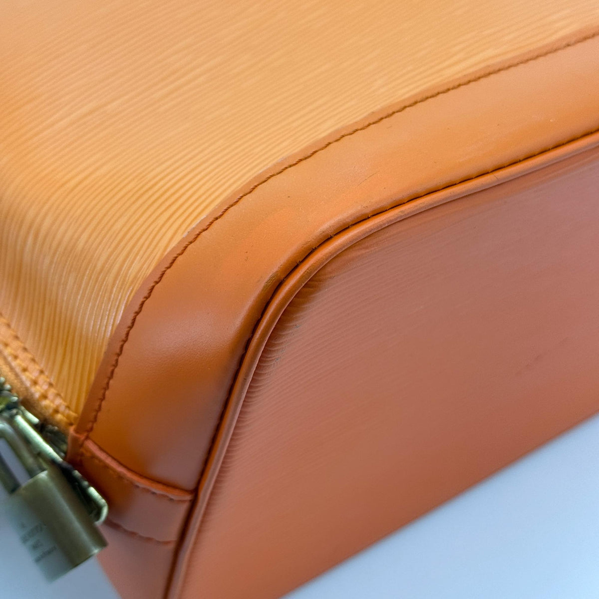 Louis Vuitton Alma Epi Leather Orange Leather Handbag (Pre-Owned)