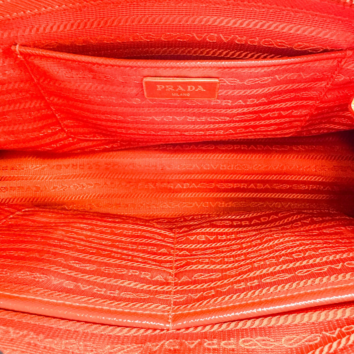 Prada Galleria  Strap Leather Red Leather Handbag (Pre-Owned)