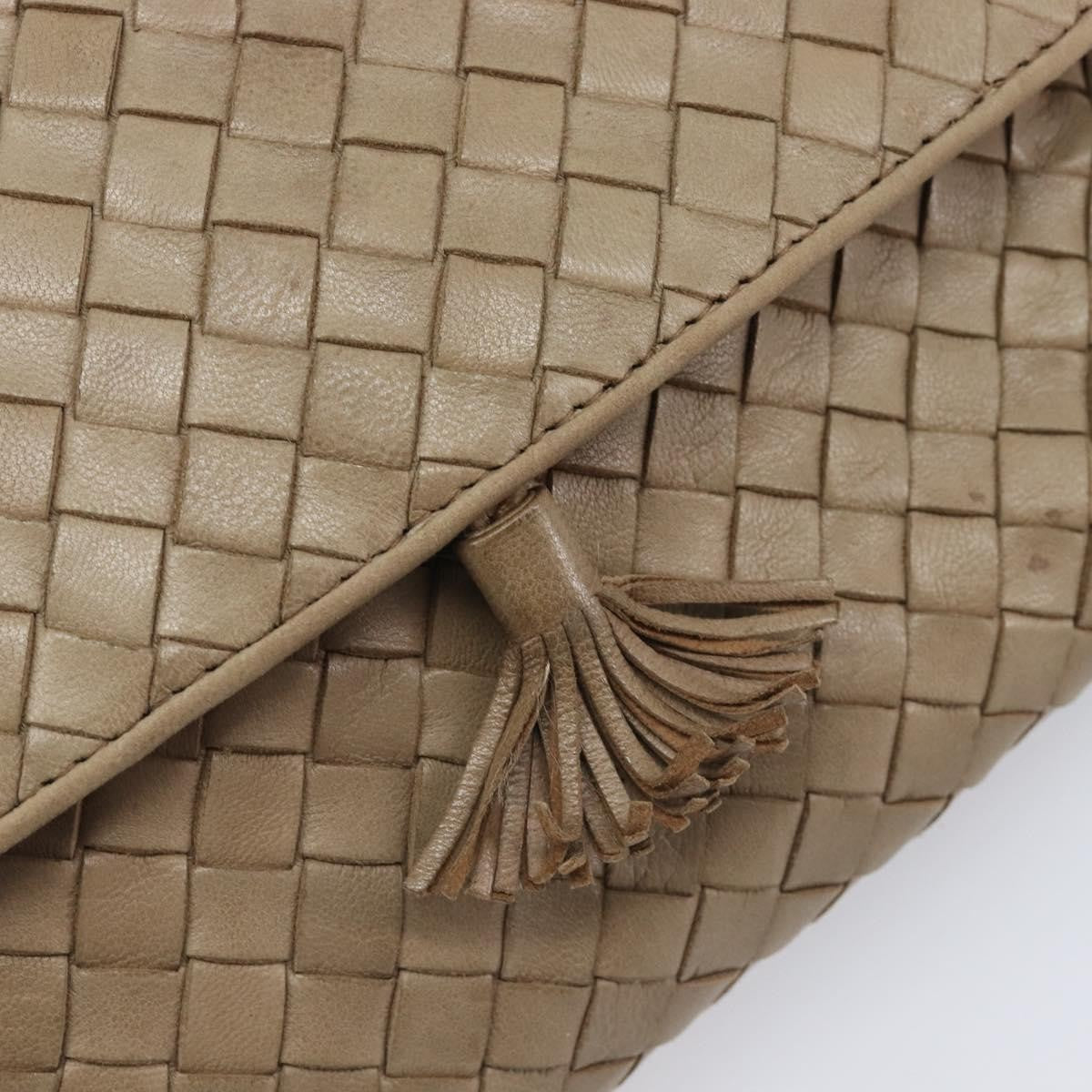 Bottega Veneta Tassel Flap Intrecciato Nappa Beige Leather Crossbody Bag Bag (Pre-Owned)