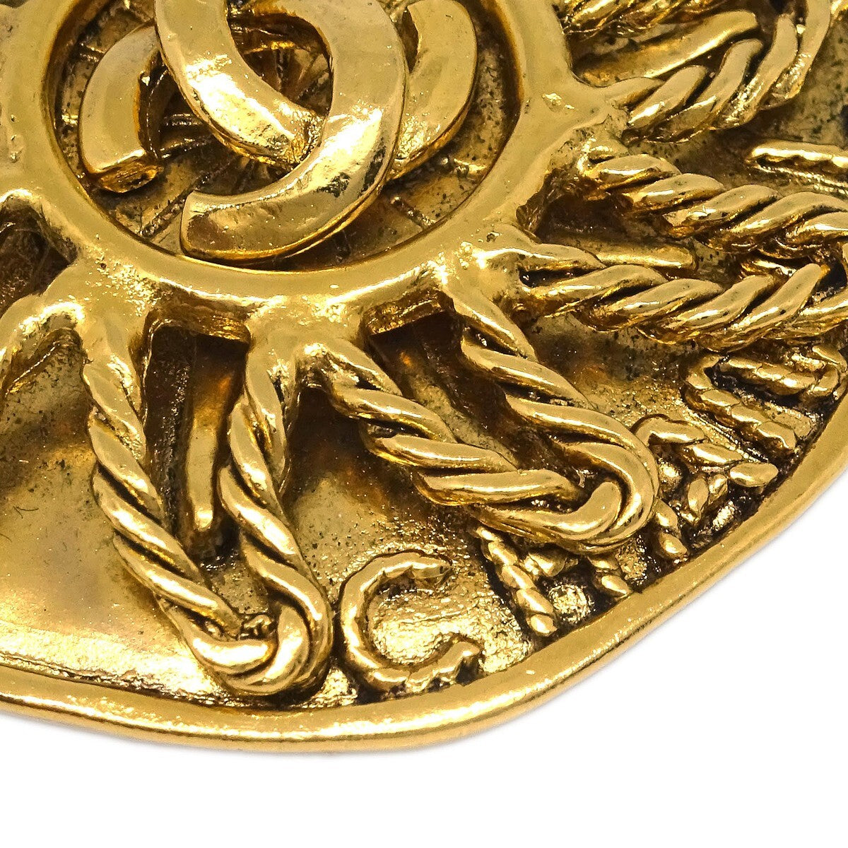 Chanel Vintage Round Cc Sun Metal Gold Gold_Plated Brooch Jewelry (Pre-Owned)