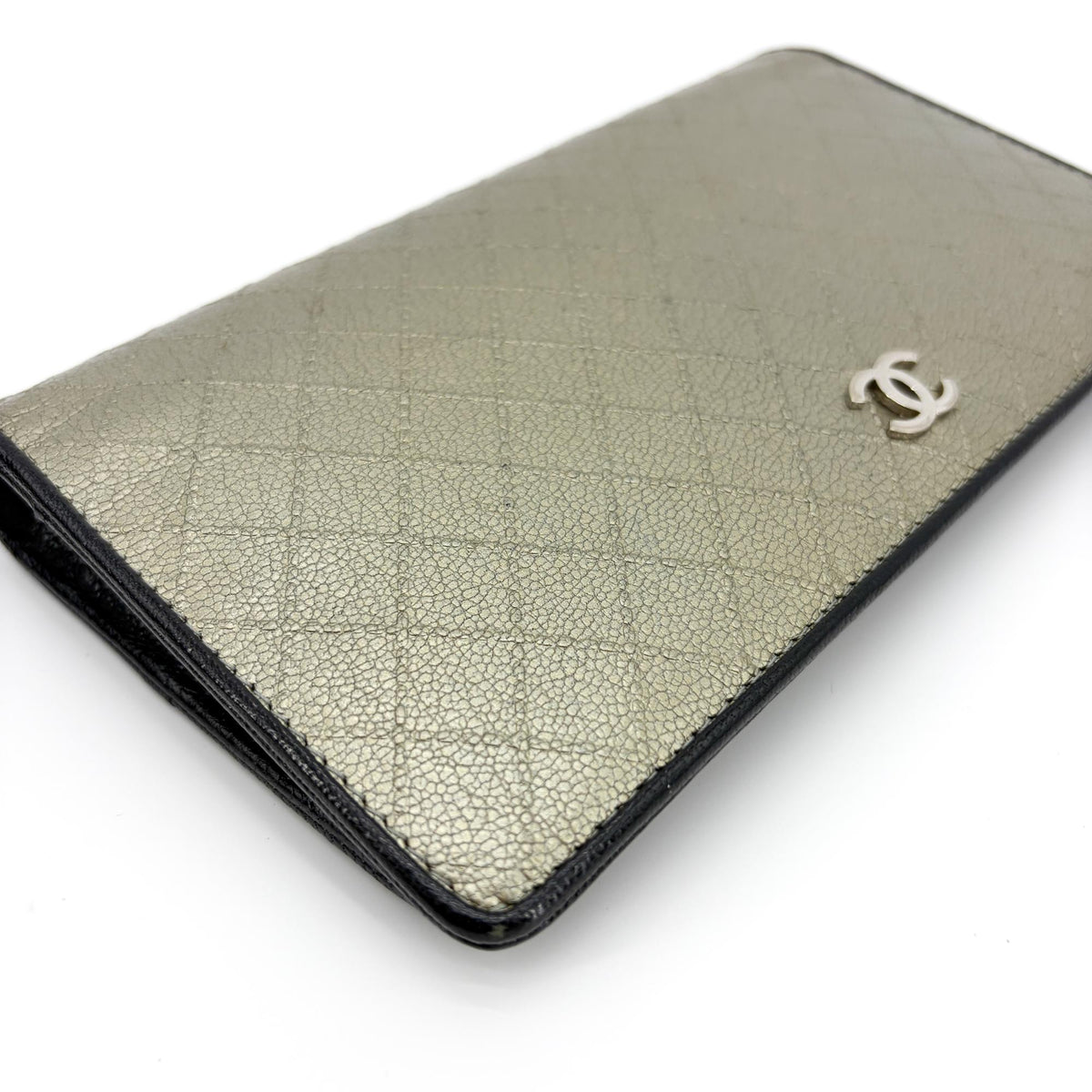 Chanel 19 Flap Quilted Lambskin Gold Calfskin Wallets Accessory (Pre-Owned)
