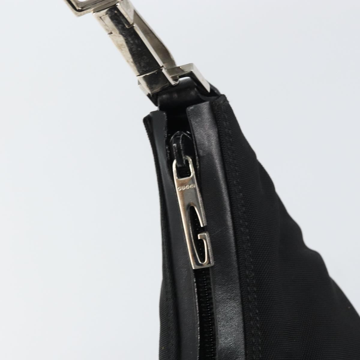 Gucci Zip Hobo Nylon Black Nylon Shoulder Bag Bag (Pre-Owned)