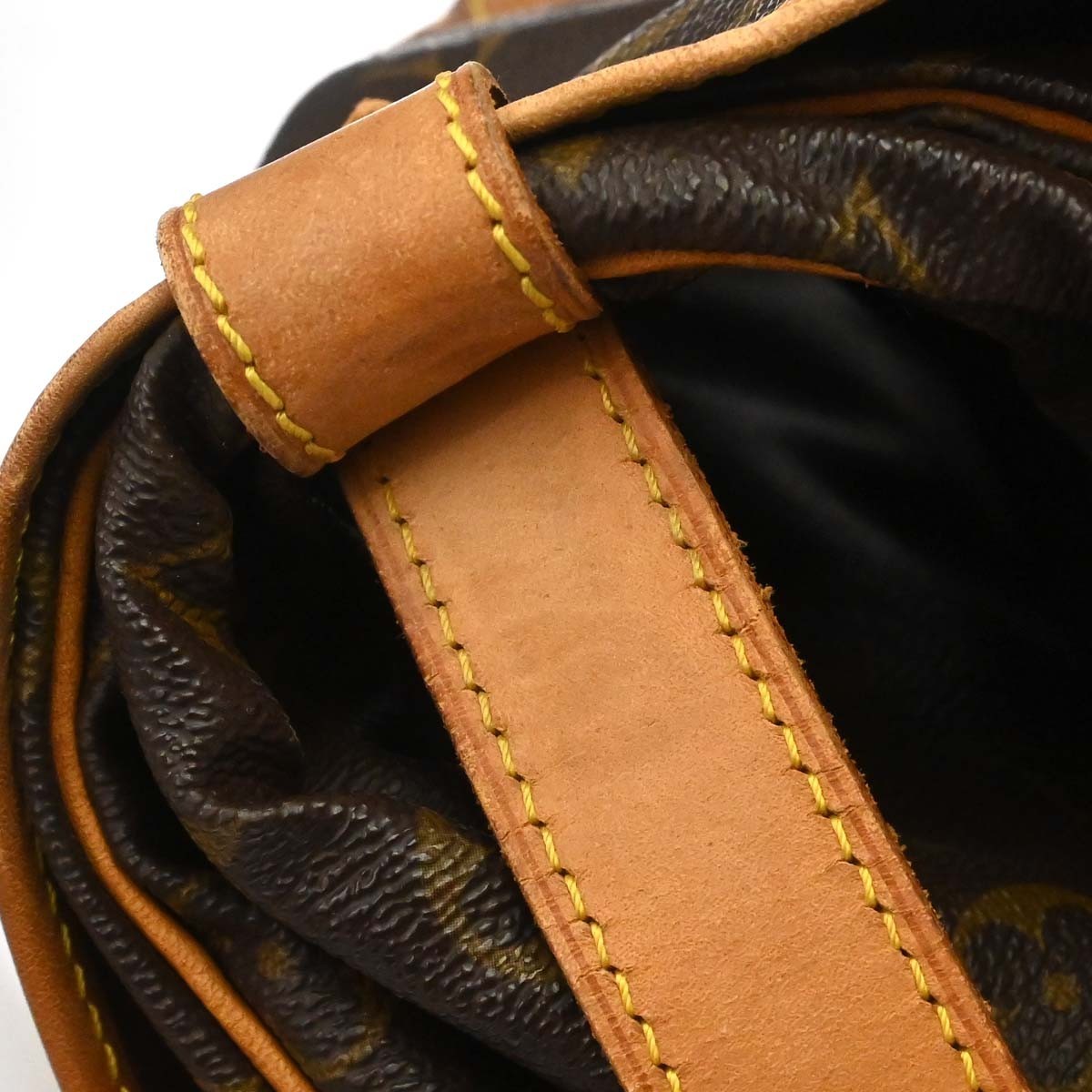 Louis Vuitton Saumur Monogram Canvas Brown Canvas Handbag (Pre-Owned)