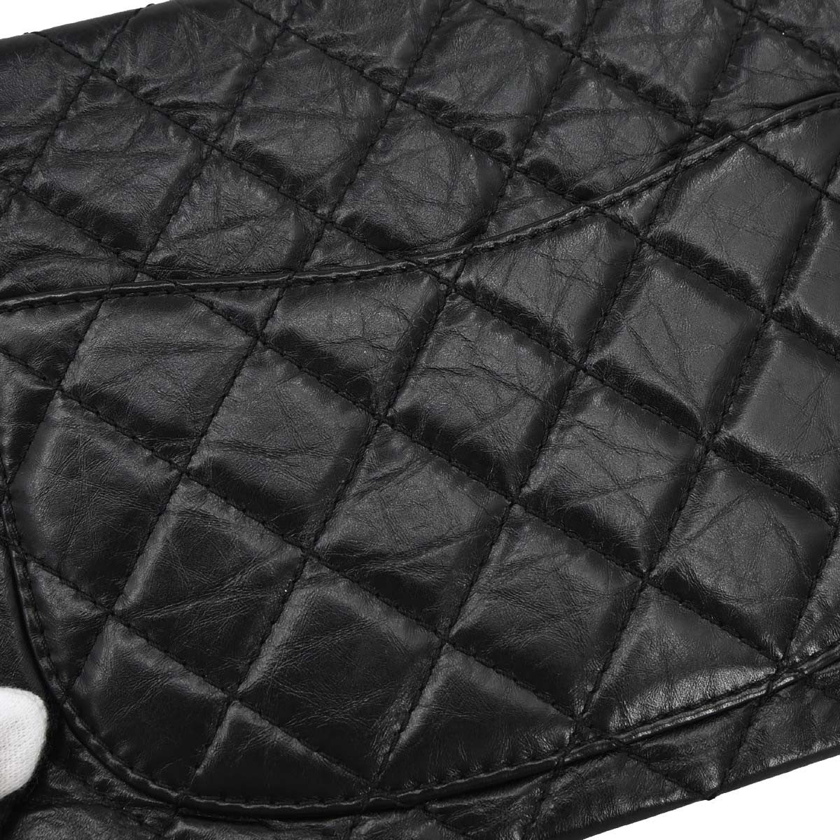 Chanel Reissue 2.55 Flap Quilted Aged Calfskin Black Calfskin Handbag (Pre-Owned)