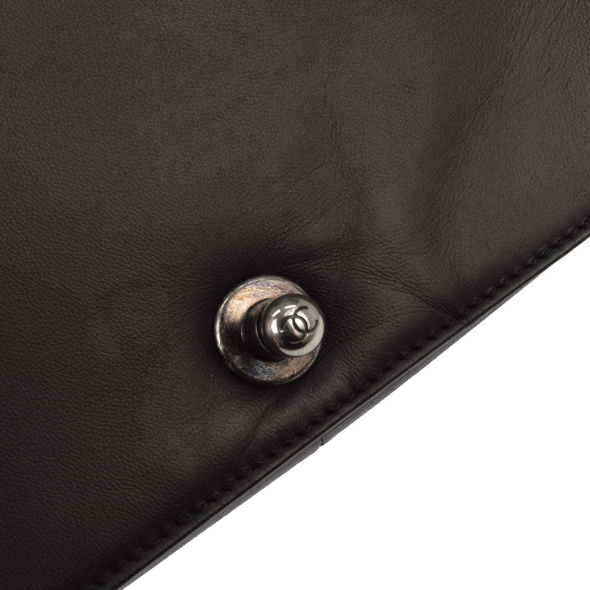 Chanel Boy Flap Quilted Lambskin Black Leather Handbag (Pre-Owned)