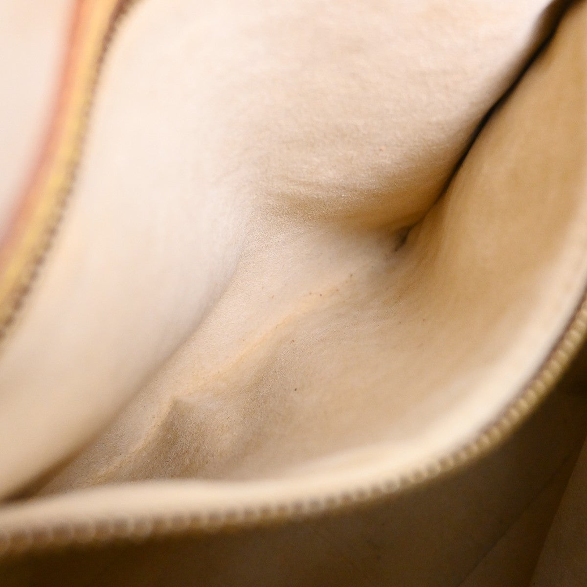 Louis Vuitton Monogram Looping Monogram Canvas Brown Canvas Shoulder Bag Bag (Pre-Owned)