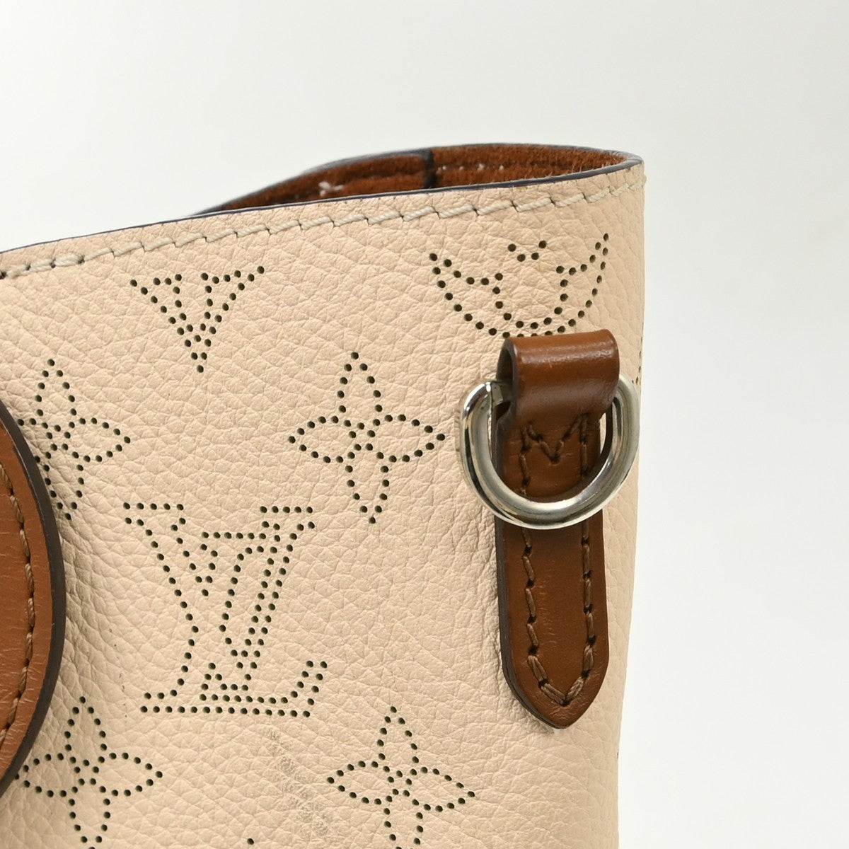 Louis Vuitton Hina Mahina Leather Beige Leather Handbag (Pre-Owned)