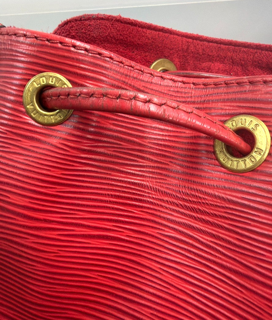Louis Vuitton Petit Noe Epi Leather Red Leather Shoulder Bag Bag (Pre-Owned)
