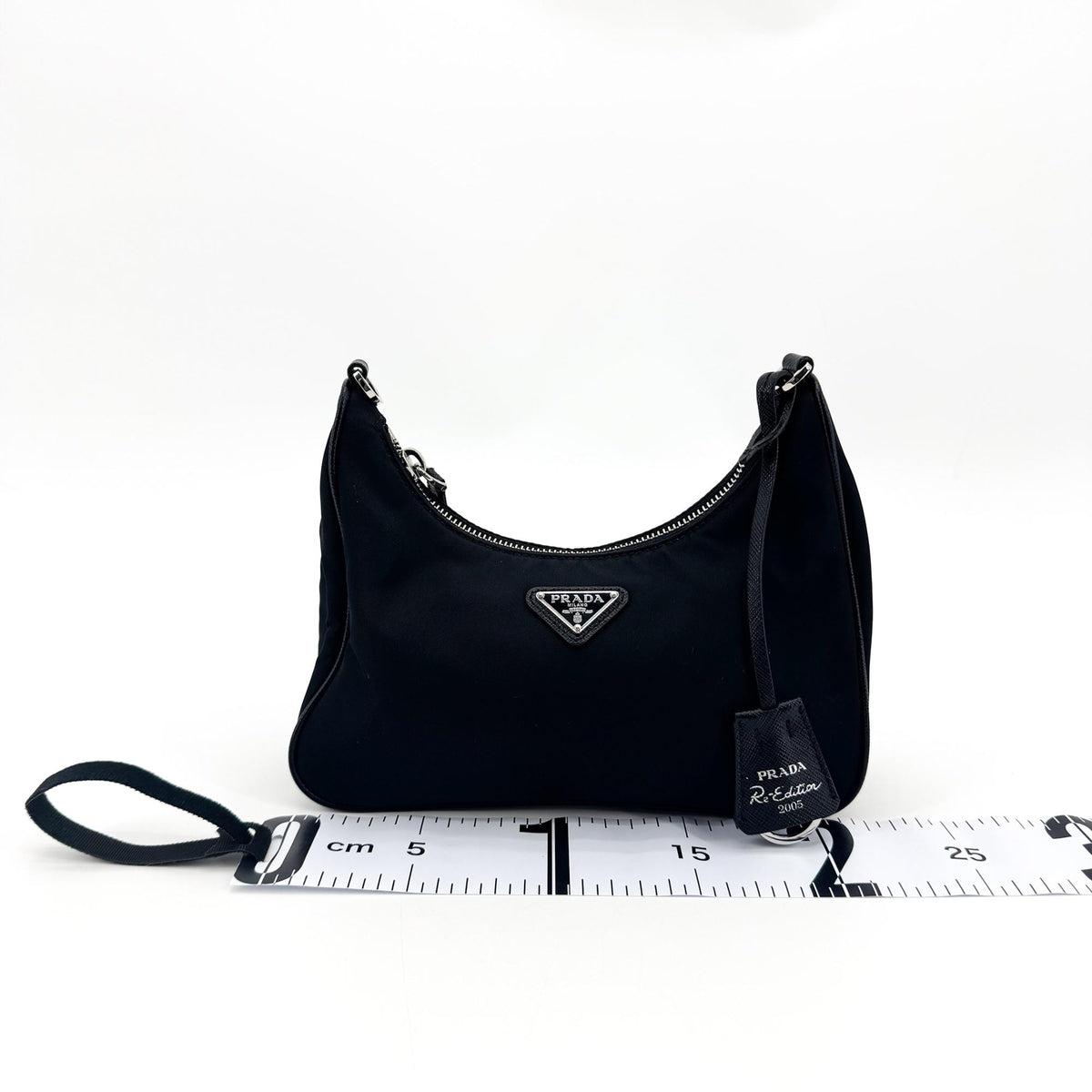 Prada Re-Edition 2005 Tessuto Black Nylon Shoulder Bag Bag (Pre-Owned)
