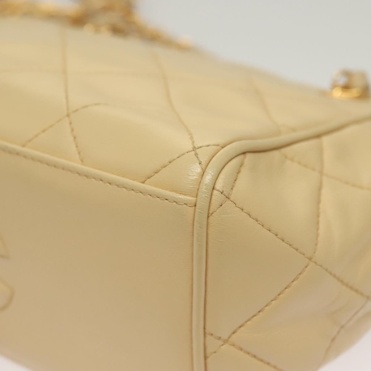 Chanel Chain Leather Beige Leather Shoulder Bag Bag (Pre-Owned)