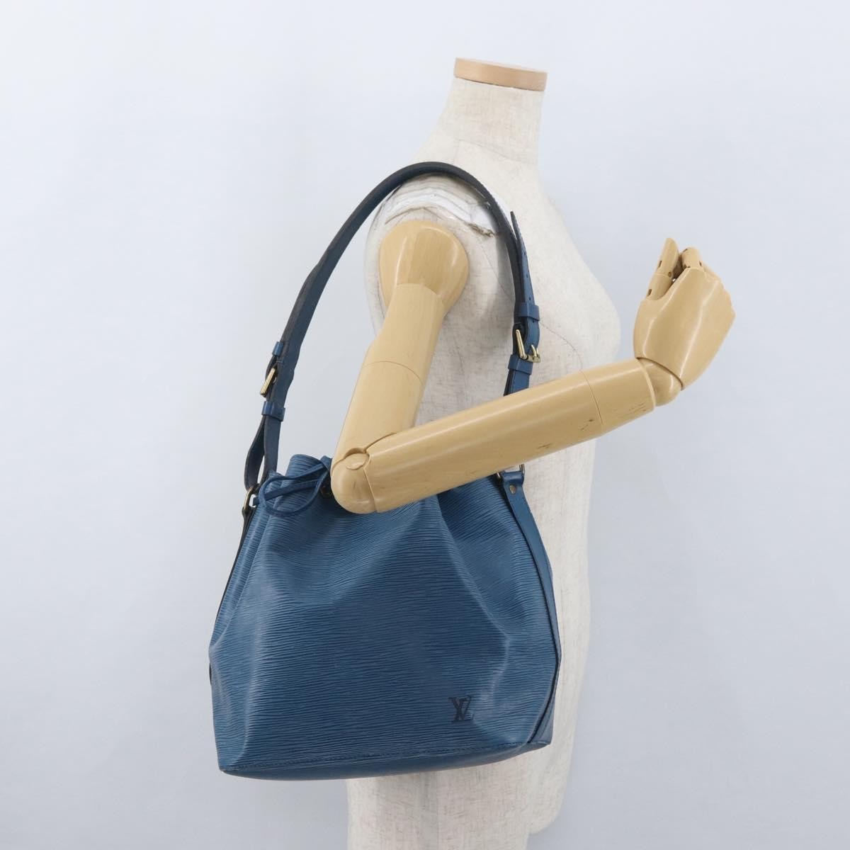 Louis Vuitton Petit Noe Epi Leather Blue Leather Shoulder Bag Bag (Pre-Owned)