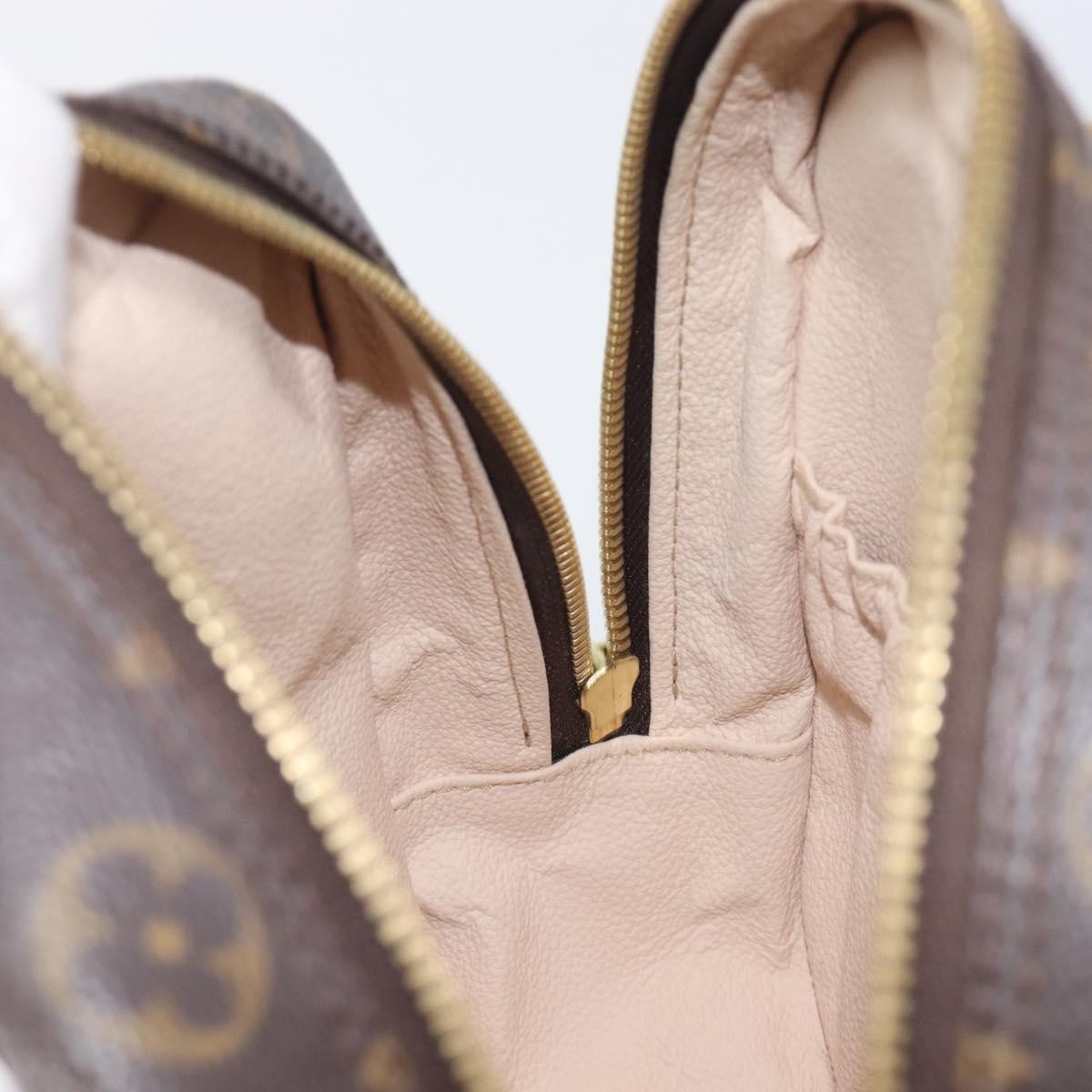 Louis Vuitton Spontini Monogram Canvas Brown Canvas Handbag (Pre-Owned)