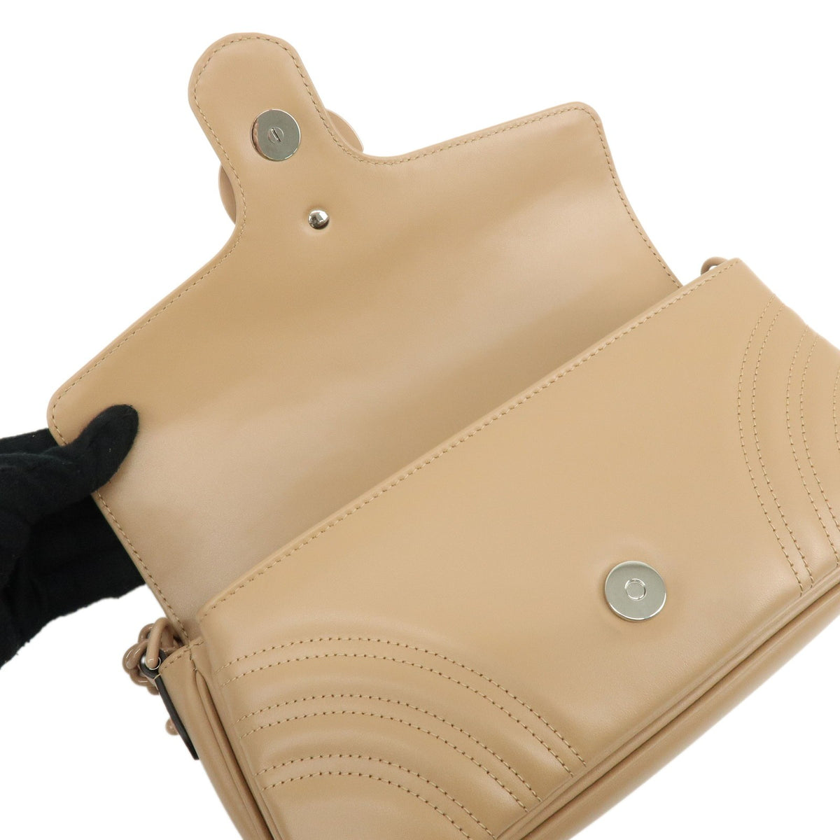 Gucci Gg Marmont Monochrome Chain Matelasse Leather Beige Leather Crossbody Bag Bag (Pre-Owned)