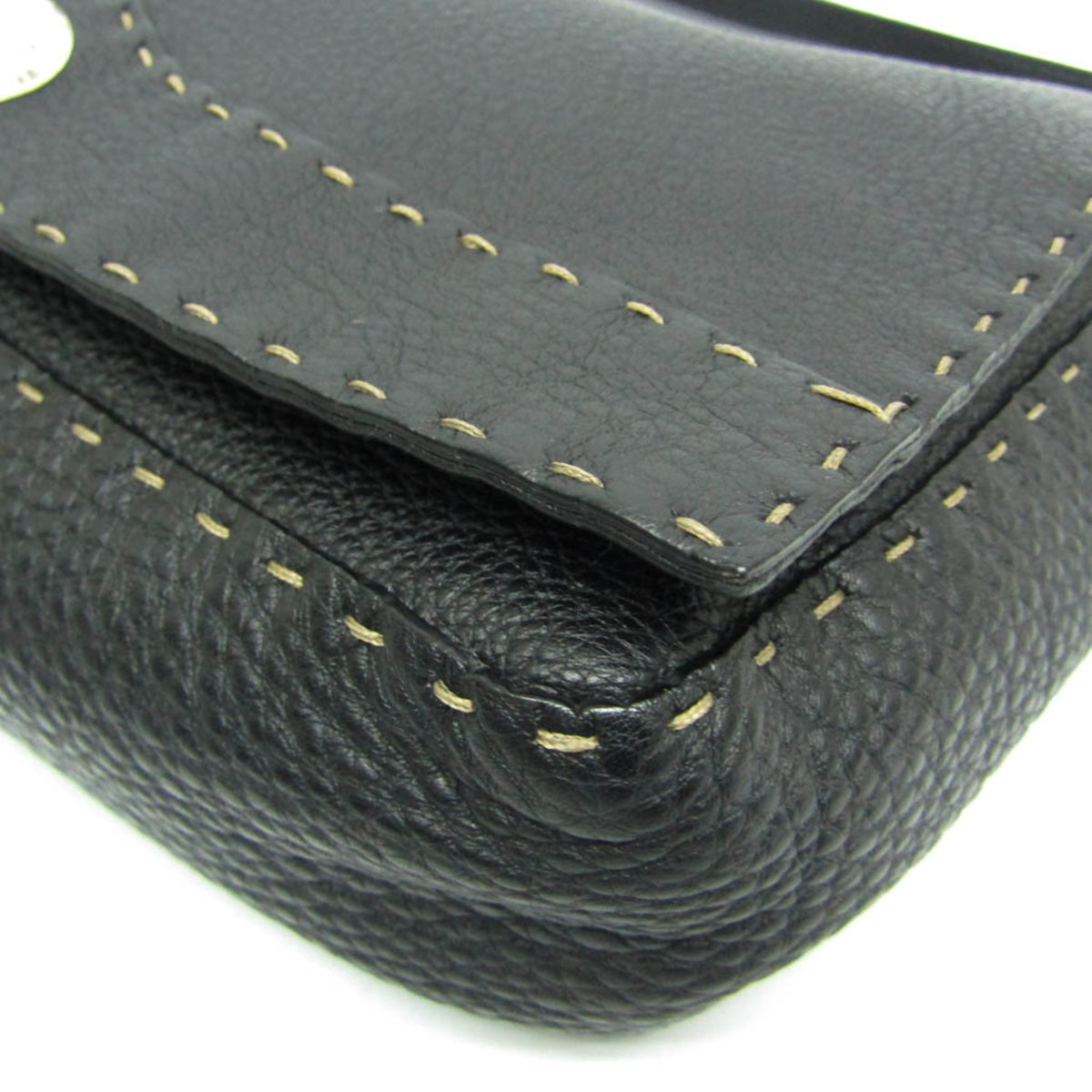 Fendi Selleria Messenger Leather Black Leather Shoulder Bag Bag (Pre-Owned)