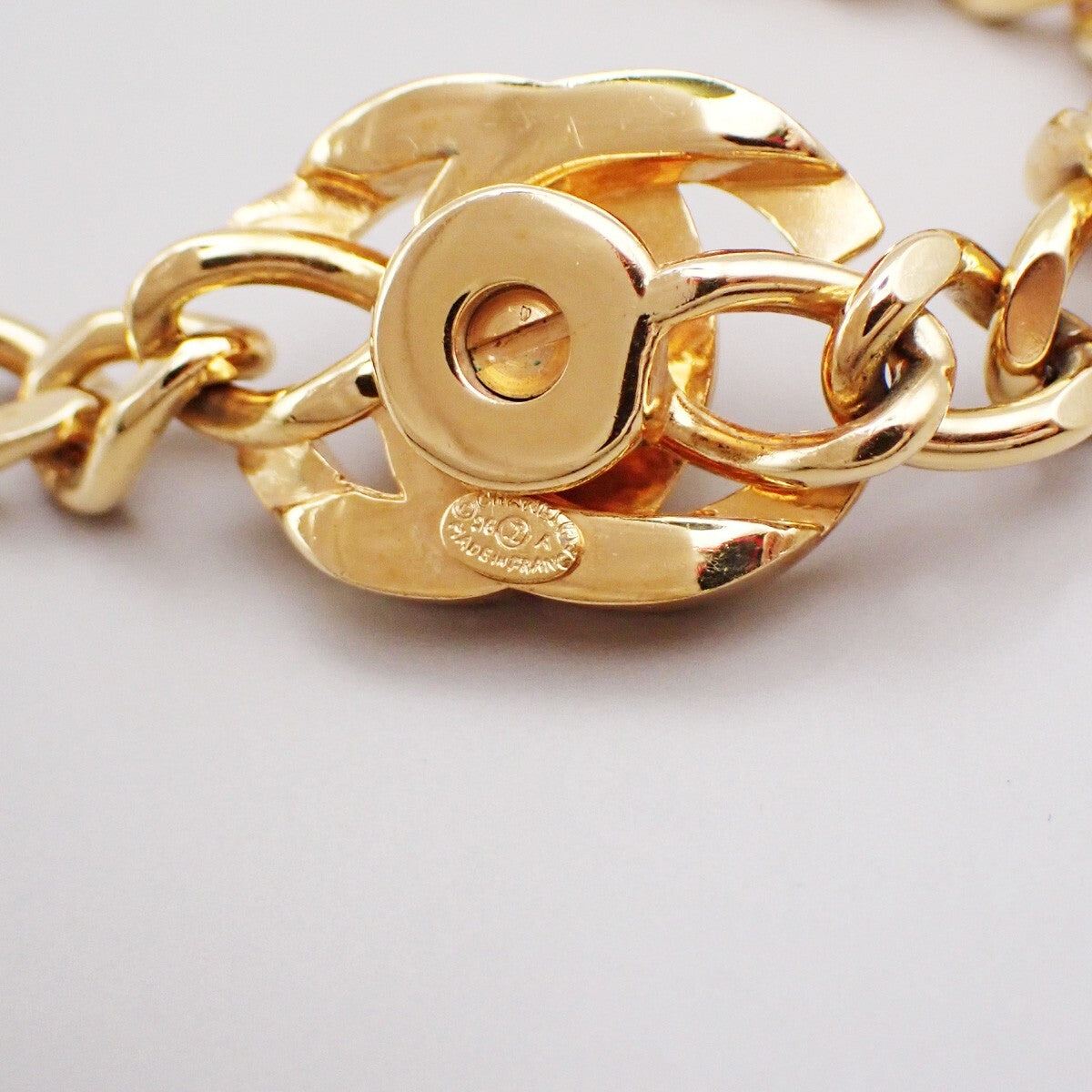 Chanel Vintage Turnlock Reissue Chain Metal Gold Gold_Plated Jewelry (Pre-Owned)