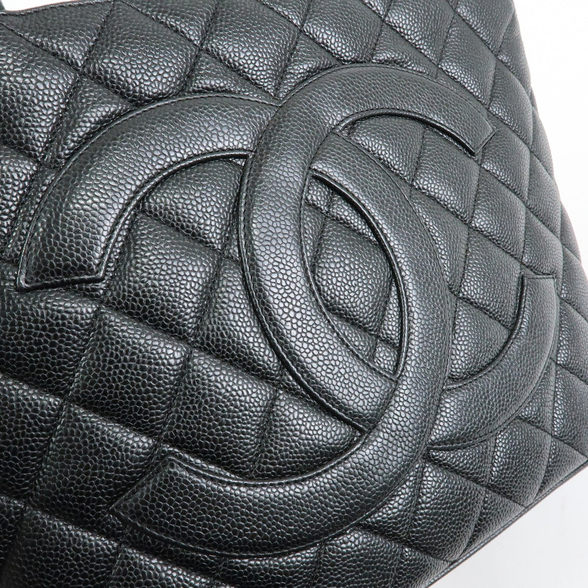 Chanel Medallion Quilted Caviar Black Leather Tote Bag Bag (Pre-Owned)