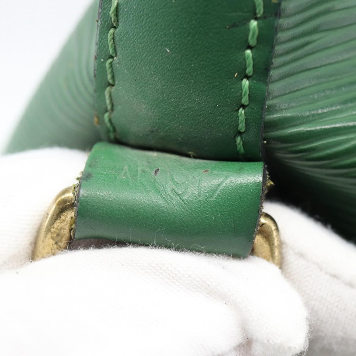 Louis Vuitton Petit Noe Epi Leather Green Leather Shoulder Bag Bag (Pre-Owned)