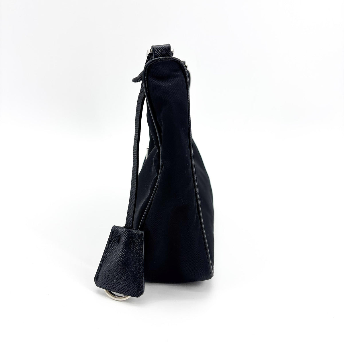 Prada Re-Edition 2005 Tessuto Black Nylon Shoulder Bag Bag (Pre-Owned)
