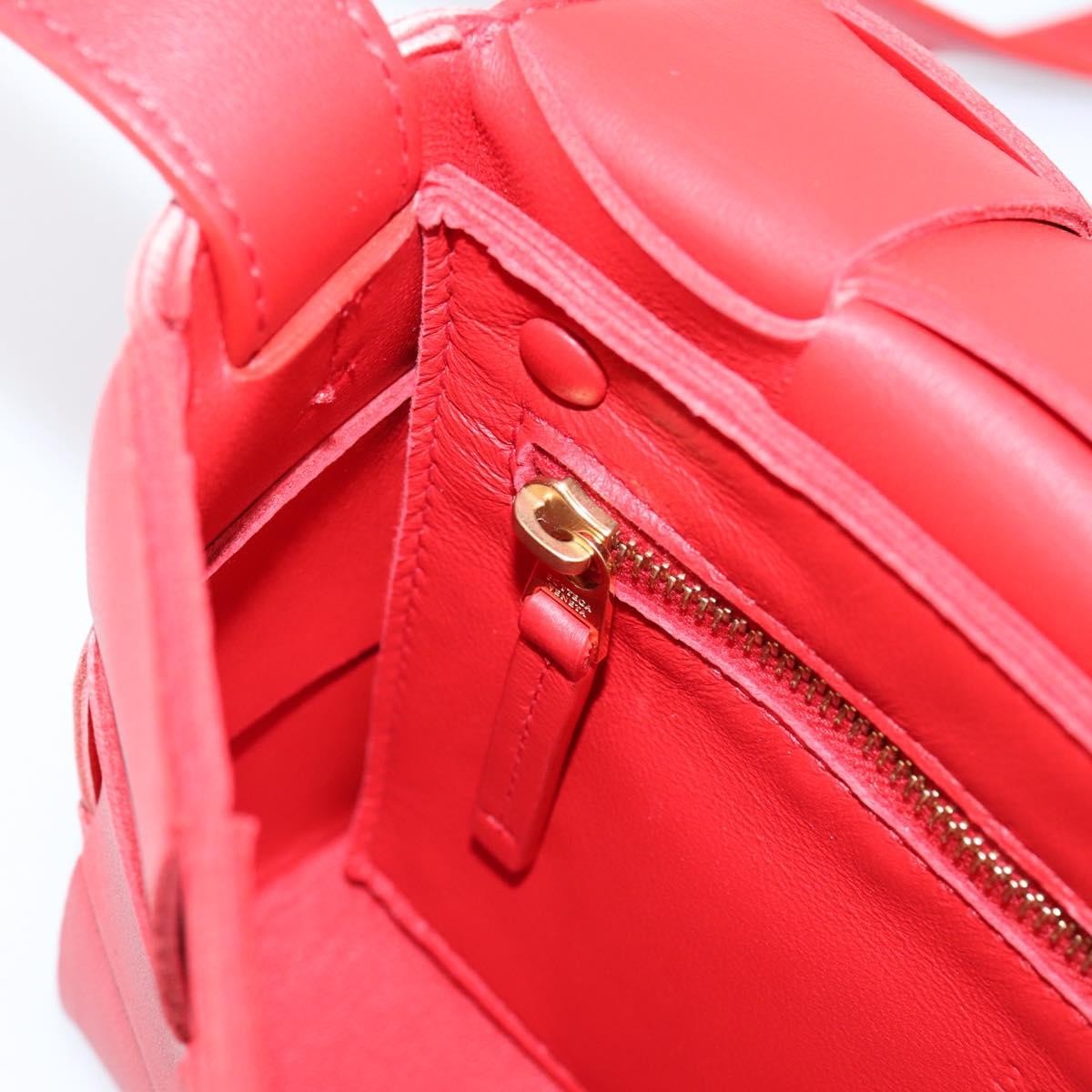 Bottega Veneta Cassette Maxi Intrecciato Leather Red Leather Crossbody Bag Bag (Pre-Owned)