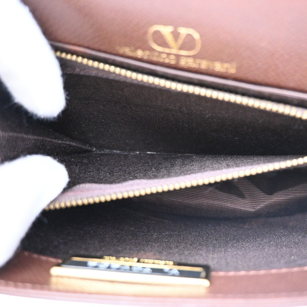 Valentino Garavani Vltn Flap Clutch Leather Brown Leather Shoulder Bag Bag (Pre-Owned)