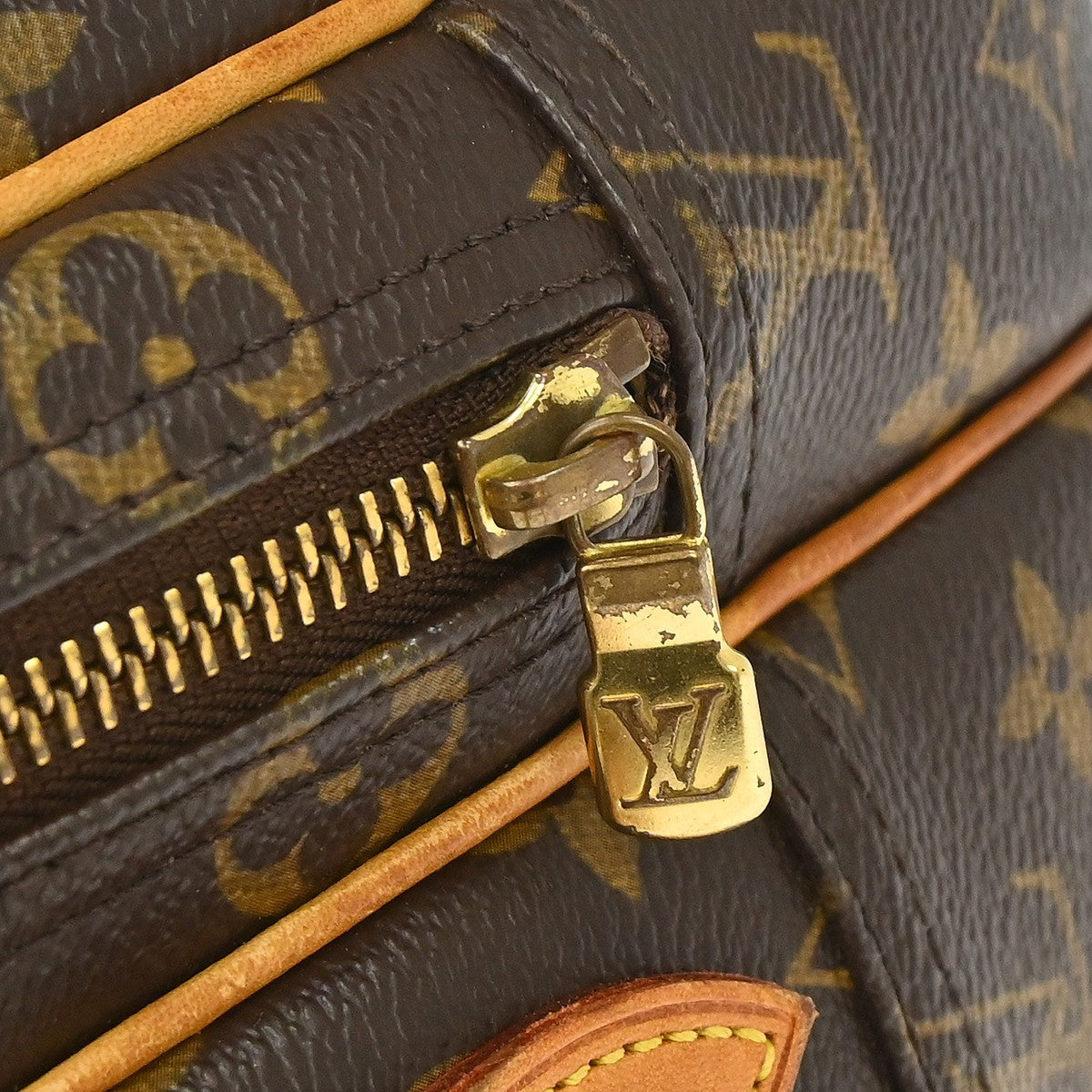 Louis Vuitton Reporter Monogram Canvas Brown Canvas Shoulder Bag Bag (Pre-Owned)