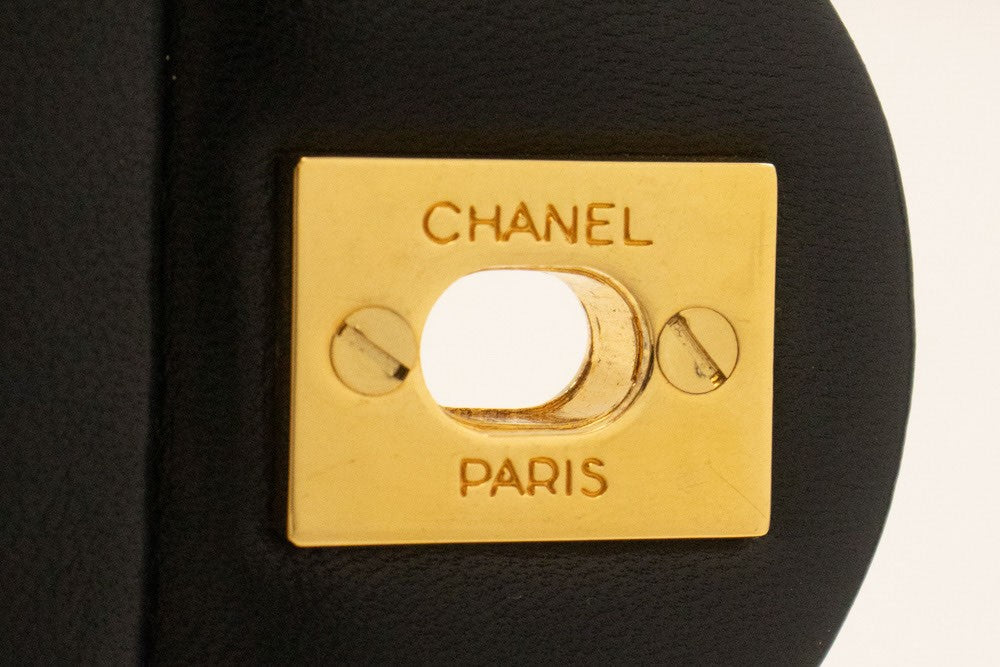 Chanel Vintage Square Classic Flap Quilted Lambskin Black Leather Shoulder Bag Bag (Pre-Owned)