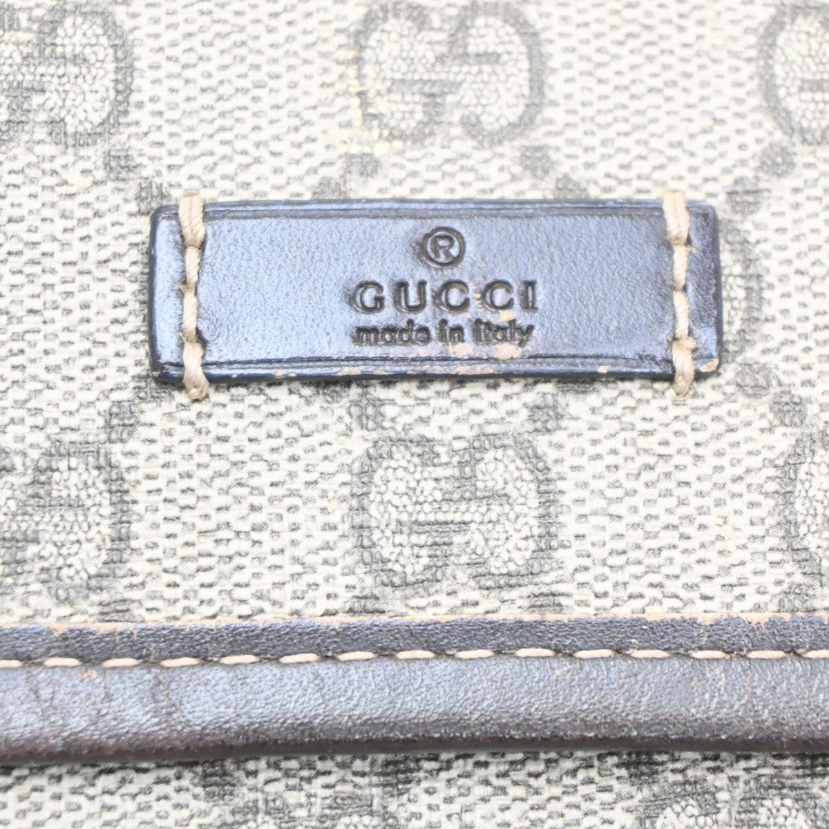 Gucci Flap Messenger Gg Coated Canvas Beige Canvas Crossbody Bag Bag (Pre-Owned)