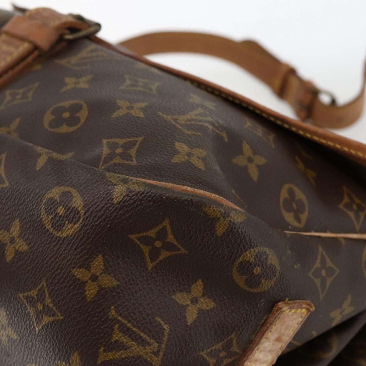 Louis Vuitton Saumur Monogram Canvas Multicolour Canvas Shoulder Bag Bag (Pre-Owned)