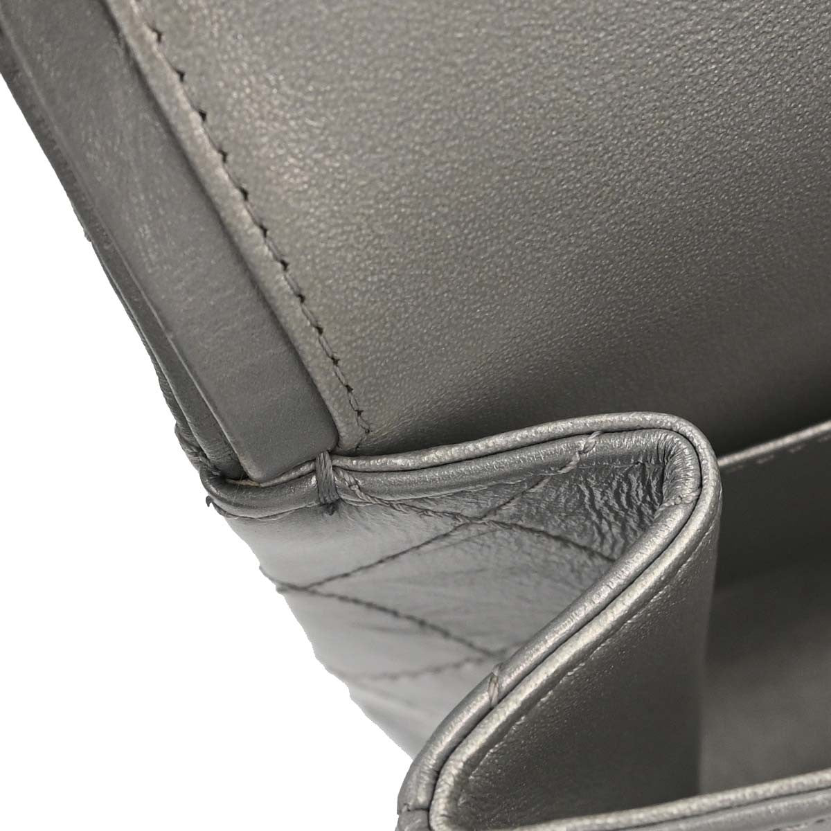 Chanel Reissue 2.55 Double Compartment Flap Quilted Aged Calfskin Silver Calfskin Shoulder Bag Bag (Pre-Owned)
