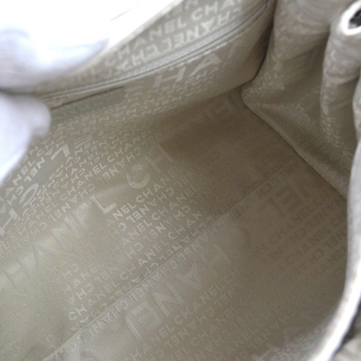 Chanel Pocket Accordion Flap Quilted Lambskin White Leather Shoulder Bag Bag (Pre-Owned)
