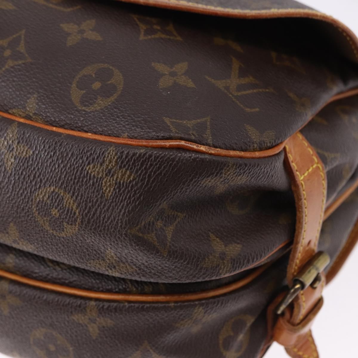 Louis Vuitton Saumur Canvas Brown Canvas Shoulder Bag Bag (Pre-Owned)