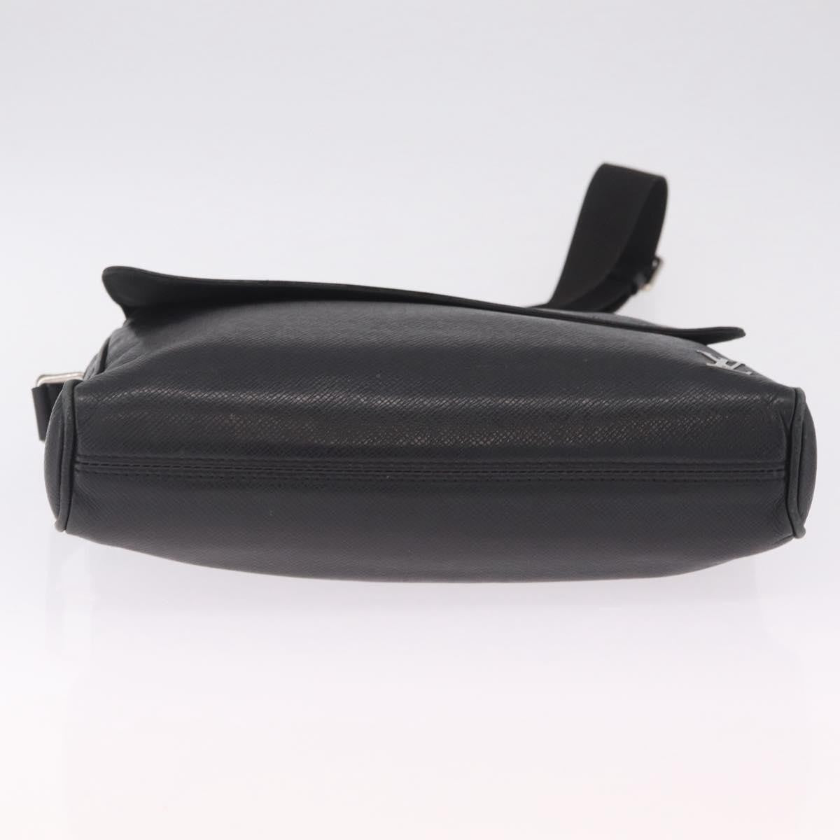 Louis Vuitton Alex Messenger Taiga Leather Black Leather Handbag (Pre-Owned)