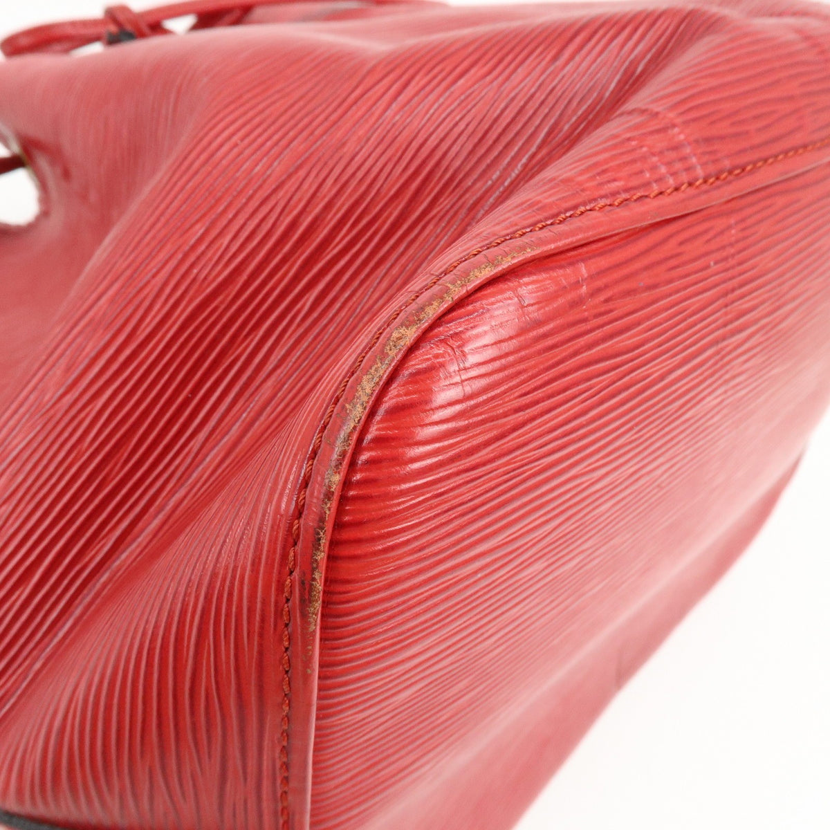 Louis Vuitton Petit Noe Epi Leather Red Leather Handbag (Pre-Owned)