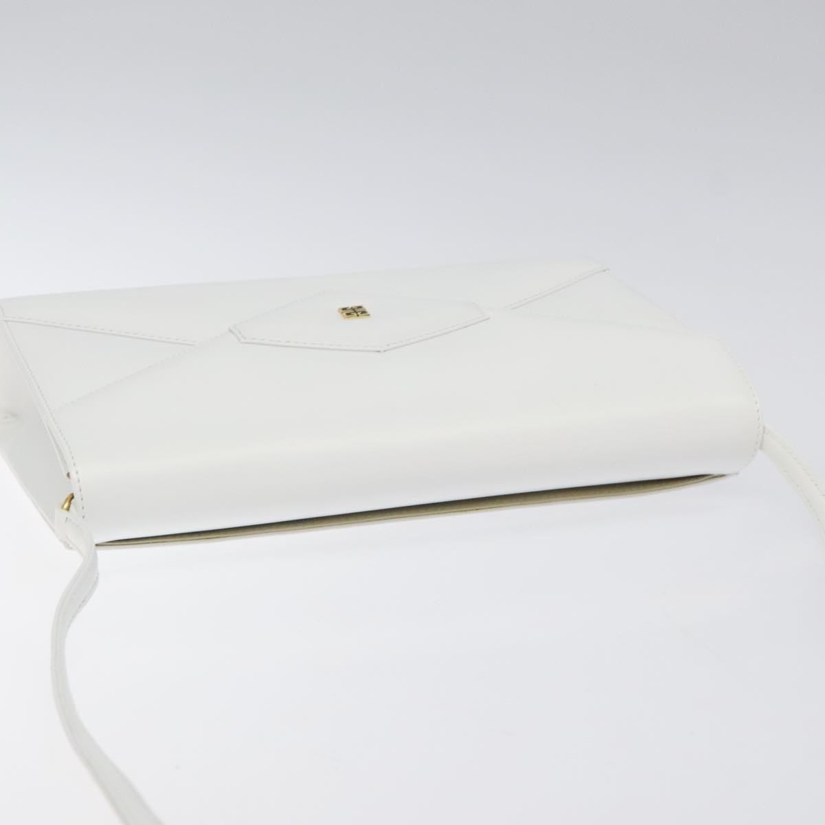 Givenchy Vintage 4G Leather White Leather Shoulder Bag Bag (Pre-Owned)