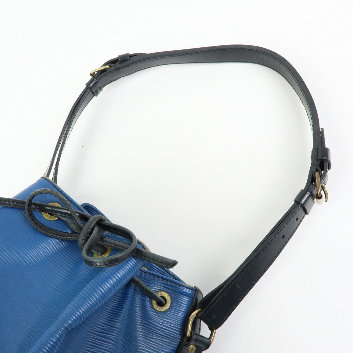 Louis Vuitton Bicolor Petit Noe Epi Leather Blue Leather Handbag (Pre-Owned)