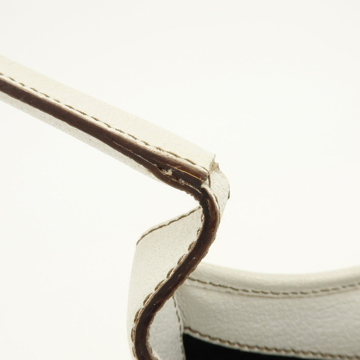 Salvatore Ferragamo Shoulder Bag Leather White Leather Shoulder Bag Bag (Pre-Owned)