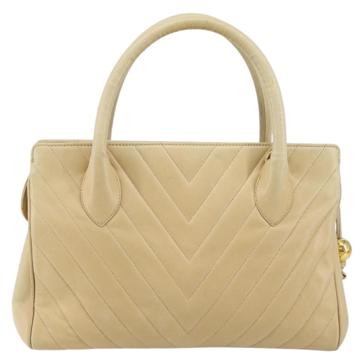Chanel V Stitch Leather Beige Leather Handbag (Pre-Owned)