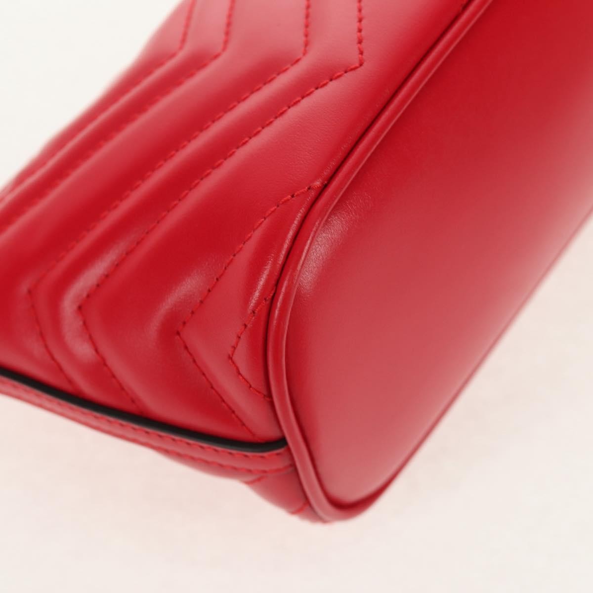Gucci Gg Marmont Pochette Shoulder Matelasse Leather Red Leather Clutche & Pouche Bag (Pre-Owned)