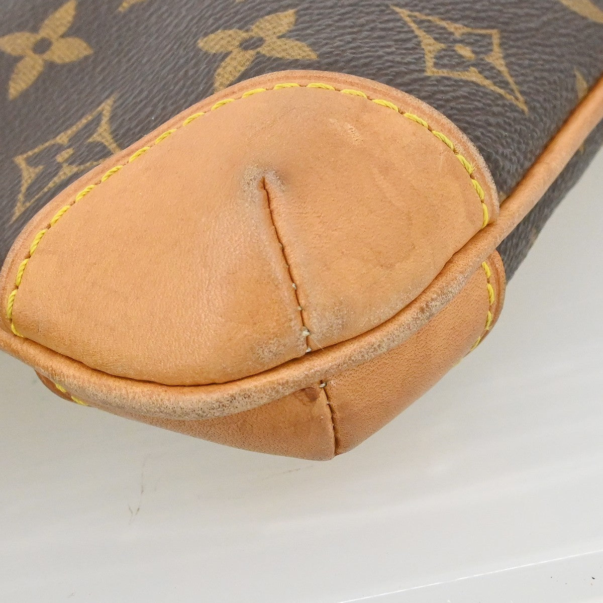 Louis Vuitton Coussin Monogram Brown Canvas Shoulder Bag Bag (Pre-Owned)