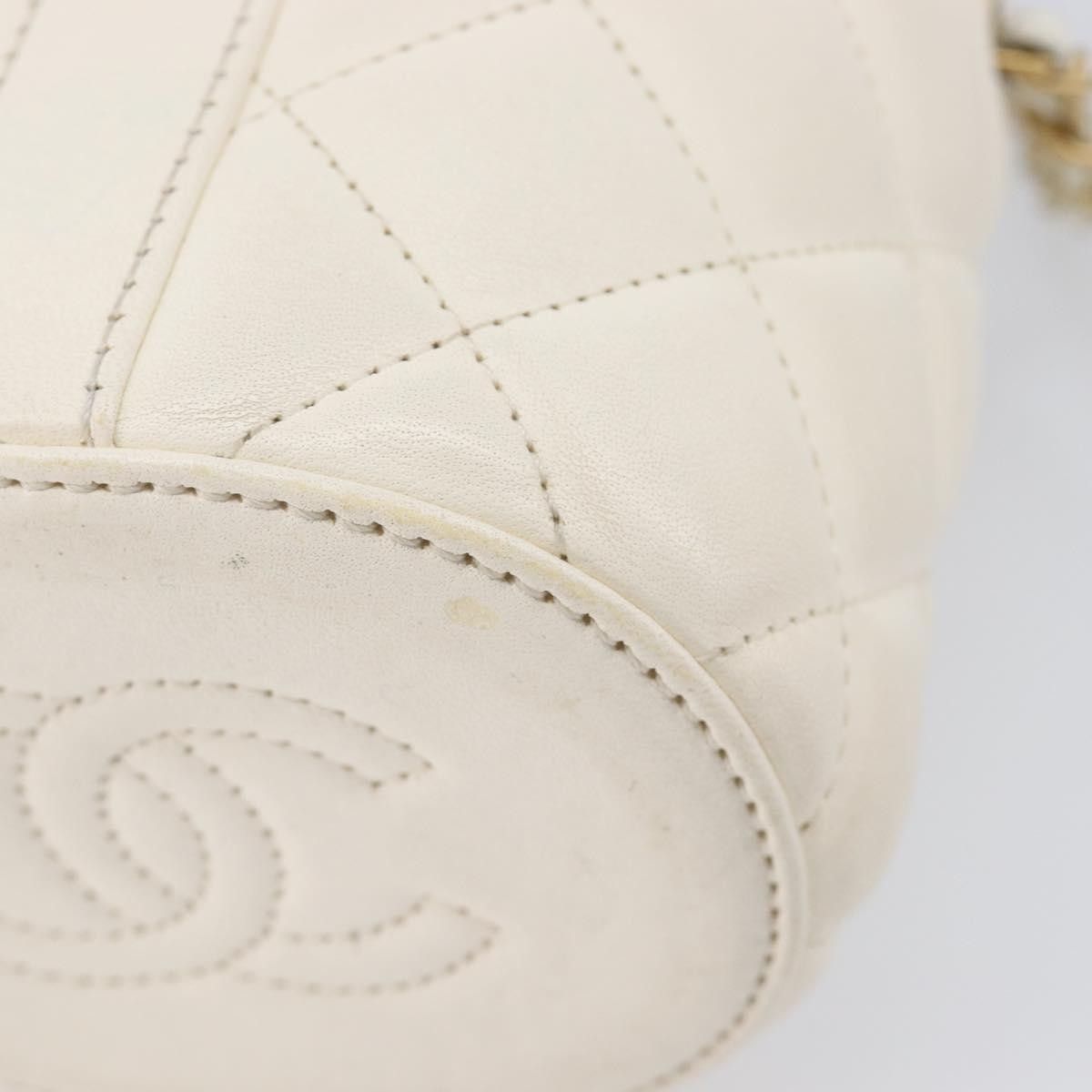 Chanel Crown Box Vanity Quilted Lambskin White Leather Handbag (Pre-Owned)