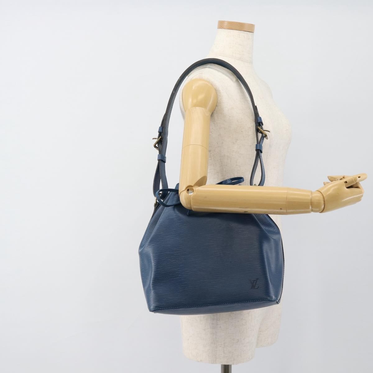 Louis Vuitton Noe Epi Leather Blue Leather Shoulder Bag Bag (Pre-Owned)