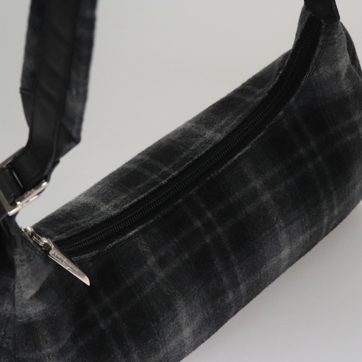 Salvatore Ferragamo Shoulder Wool Gray Wool Shoulder Bag Bag (Pre-Owned)